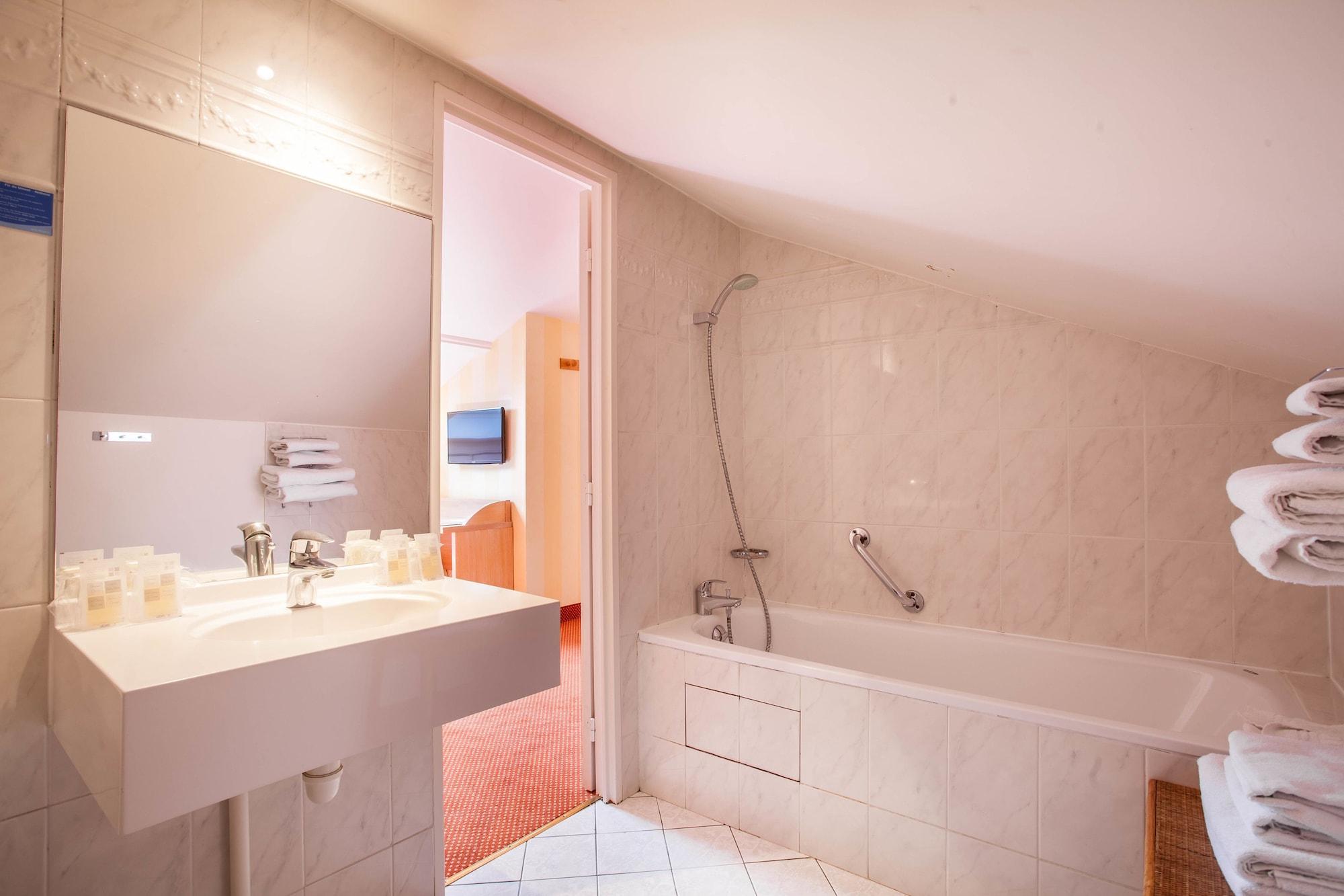 Hotel Delambre Parigi Esterno foto