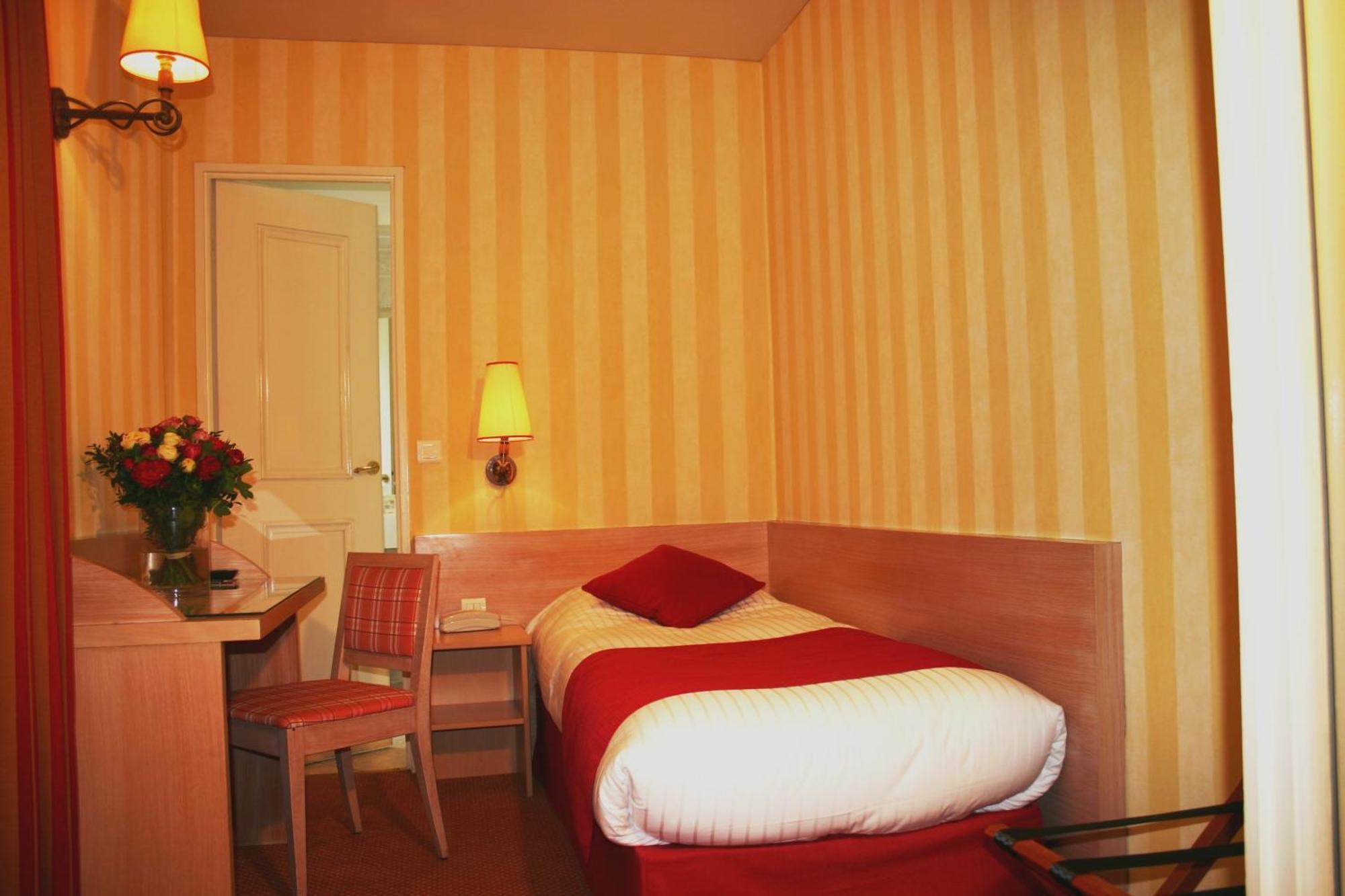 Hotel Delambre Parigi Esterno foto