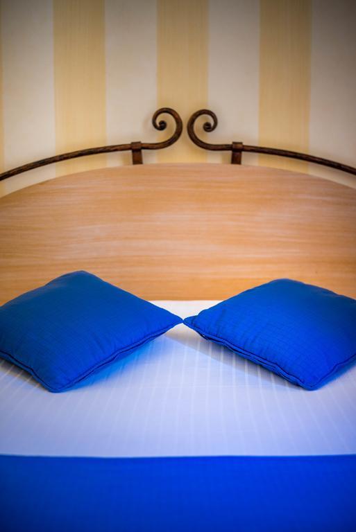 Hotel Delambre Parigi Esterno foto